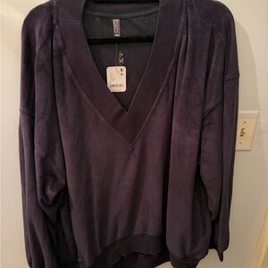 Black V-Neck sweatshirt